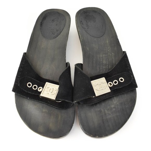 CHANEL: Black, Suede "CC" Logo, Sandals/Slides - Picture 3 of 10